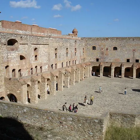 Maison De La Fontaine Ferienhaus Embres-et-Castelmaure